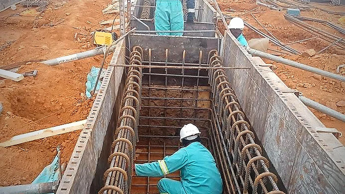 Concrete reinforcement work on site